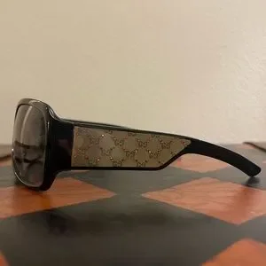 Gucci | Accessories | Gucci Black Frame W Pink Crystal Gg  display picture 1